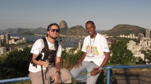 Eu e o Gilson, do Favela Scene