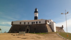 O Farol da Barra é um dos cartões postais de Salvador