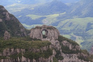 Pedra Furada, no Parque Nacional de São Joaquim