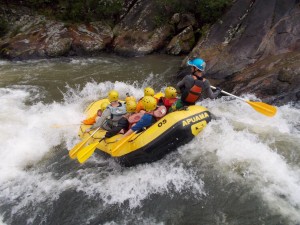 Muita adrenalina no nosso rafting