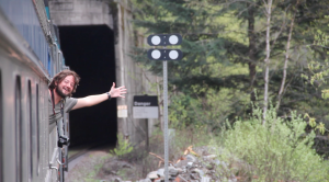 Olha o túnel, mochileiro!