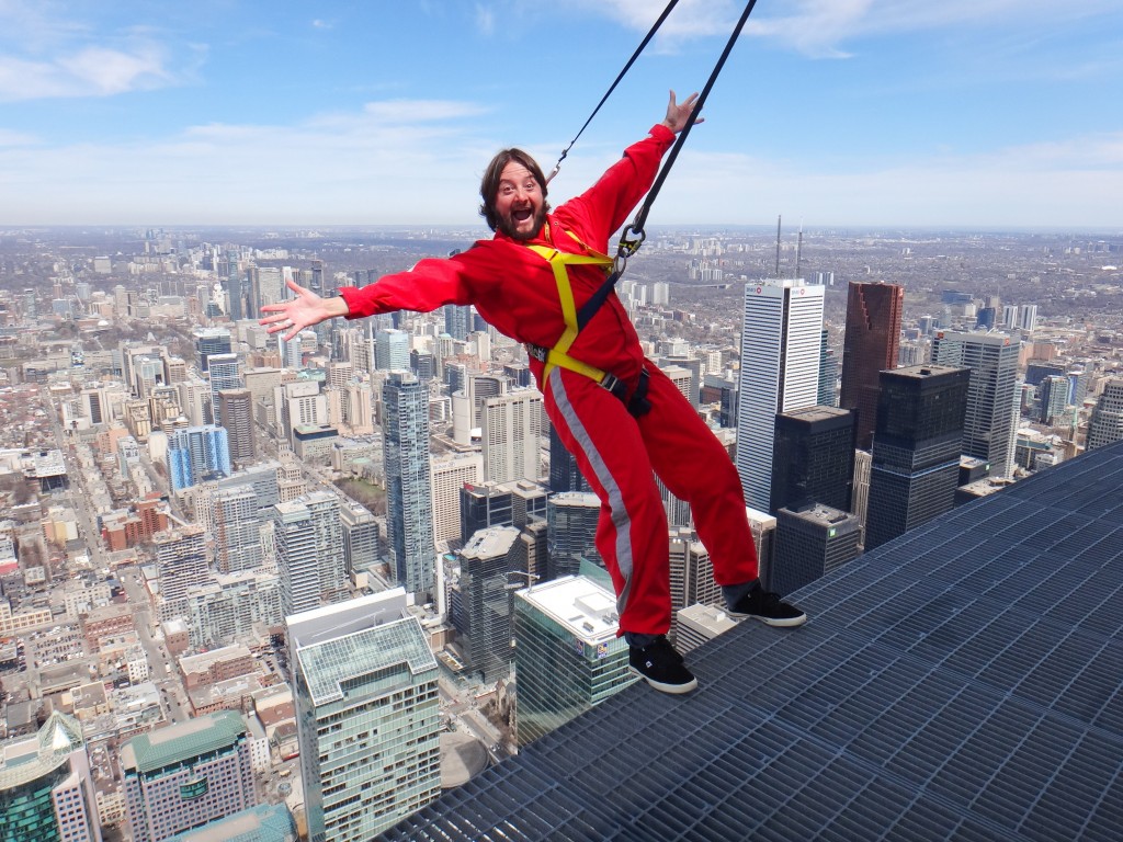 Edge Walk, no alto da CN Tower