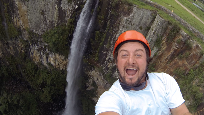Tirolesa na Cachoeira do Avencal, em Urubici-SC